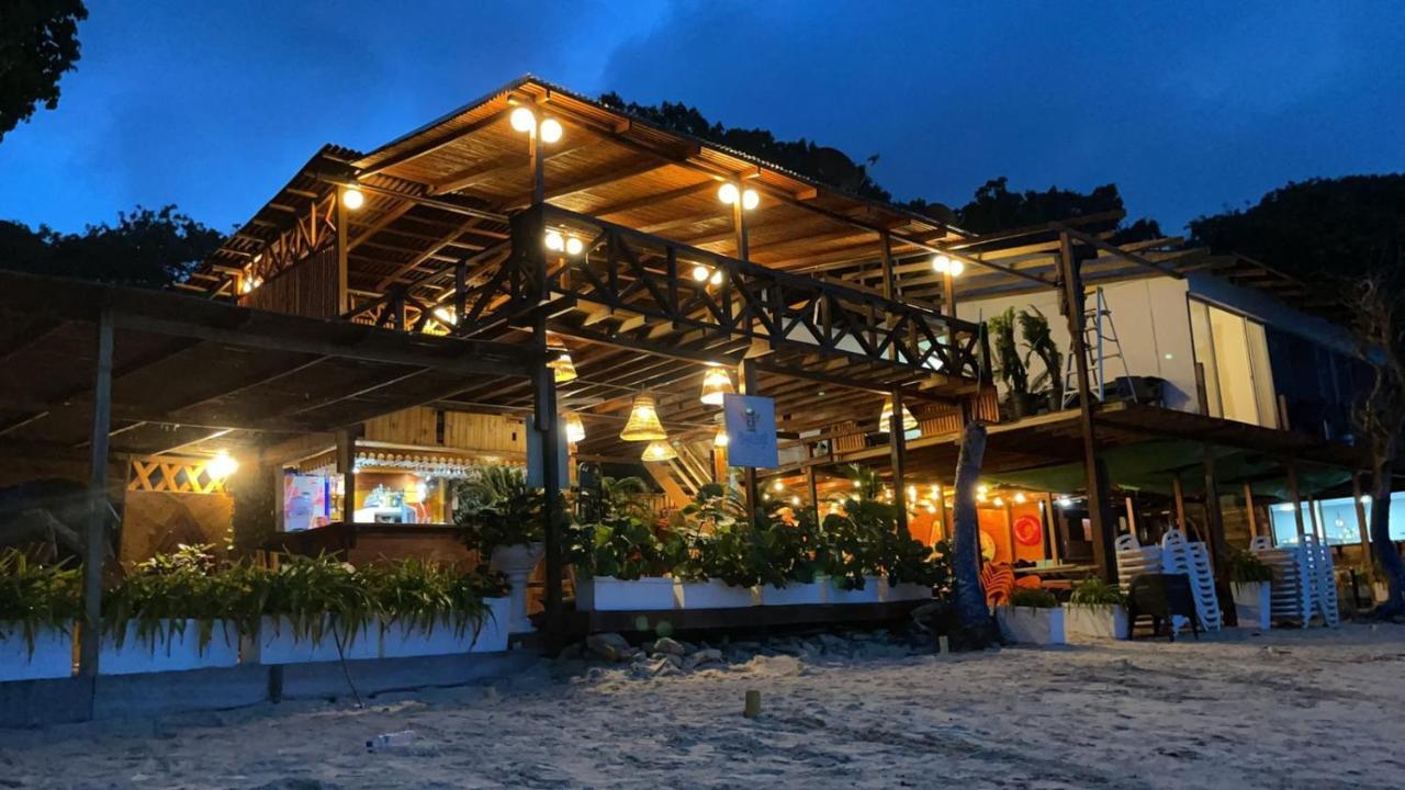 Playa Surf Baru Hotel Exterior photo